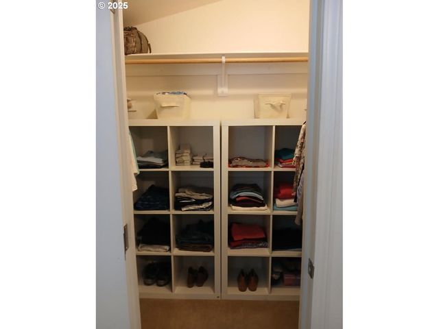 145 LITTLEBROOK Ln, Roseburg, OR 97471