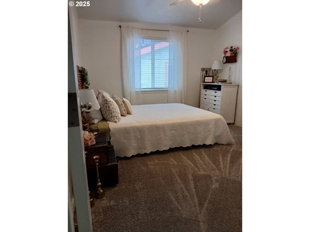 145 LITTLEBROOK Ln, Roseburg, OR 97471