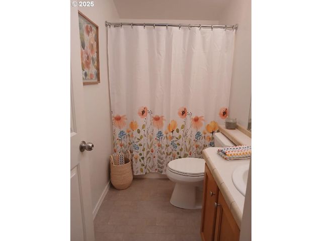 145 LITTLEBROOK Ln, Roseburg, OR 97471