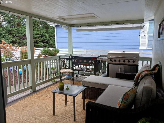 145 LITTLEBROOK Ln, Roseburg, OR 97471