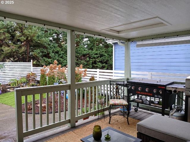 145 LITTLEBROOK Ln, Roseburg, OR 97471