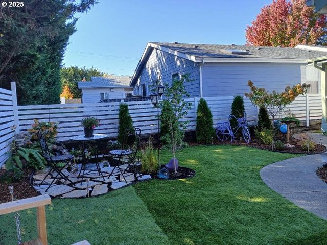 145 LITTLEBROOK Ln, Roseburg, OR 97471