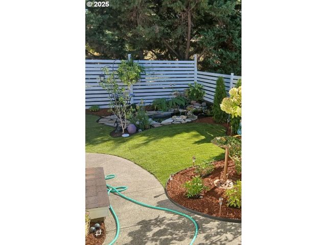 145 LITTLEBROOK Ln, Roseburg, OR 97471