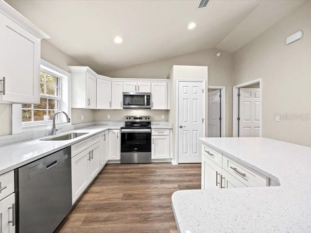 38 WILLOW ROAD, Ocala, FL 34472