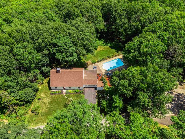 41 Roberts Road, Hopkinton, NH 03229