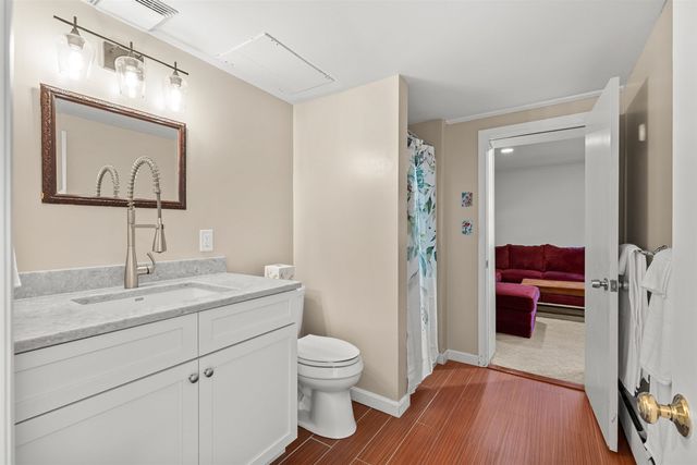 41 Roberts Road, Hopkinton, NH 03229
