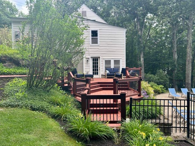 41 Roberts Road, Hopkinton, NH 03229