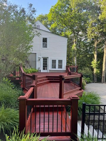41 Roberts Road, Hopkinton, NH 03229