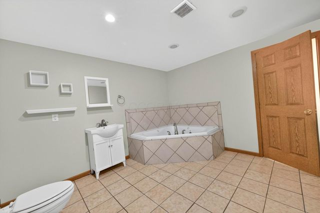 1307 Harold Stewart Parkway, Pataskala, OH 43062