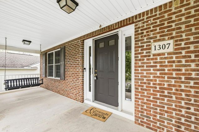 1307 Harold Stewart Parkway, Pataskala, OH 43062