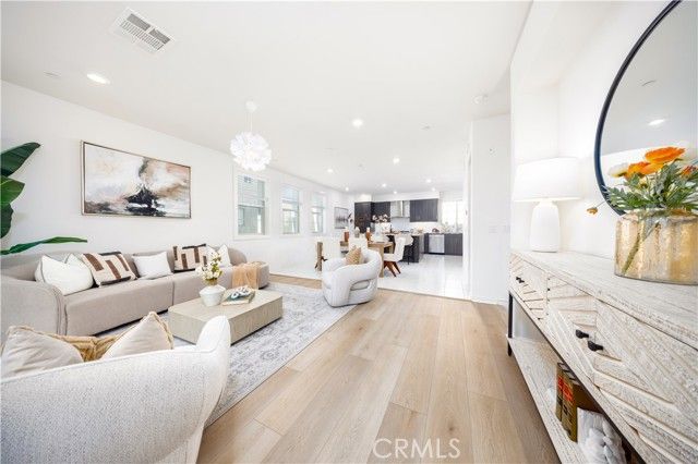 222 Harringay, Irvine, CA 92618