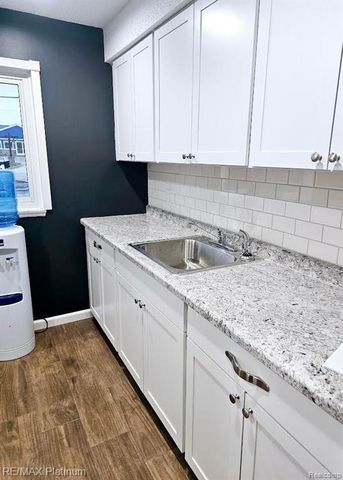 2900 E Grand River Avenue, Howell, MI 48843