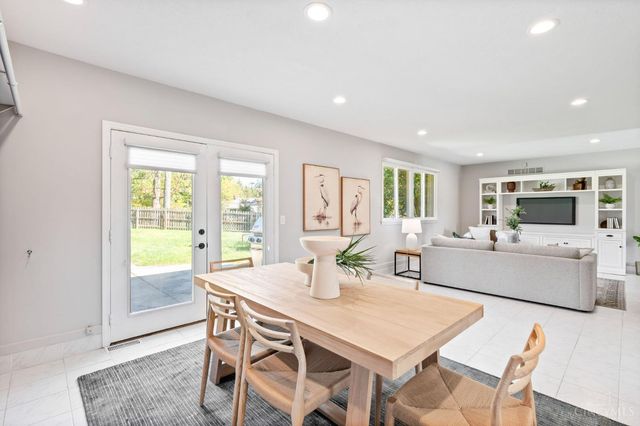 9528 Croton Drive, Montgomery, OH 45242