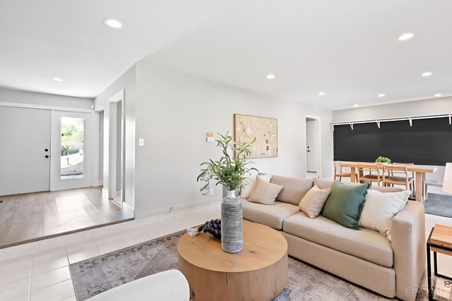 9528 Croton Drive, Montgomery, OH 45242