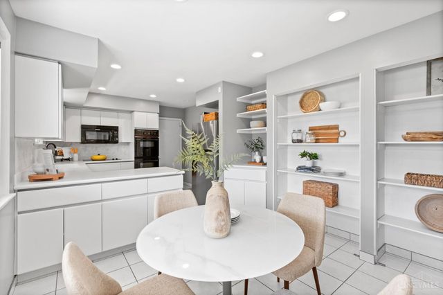 9528 Croton Drive, Montgomery, OH 45242