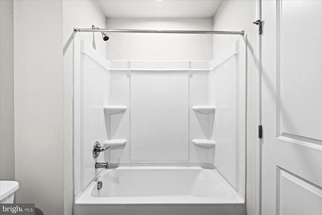 2151 MOURNING DOVE DR, Locust Grove, VA 22508