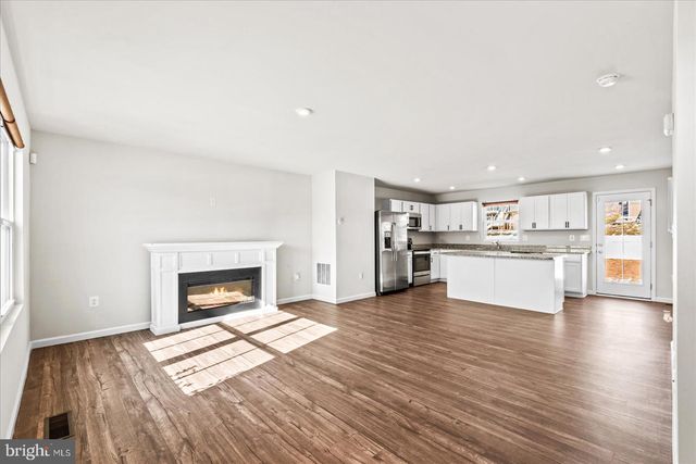 2151 MOURNING DOVE DR, Locust Grove, VA 22508