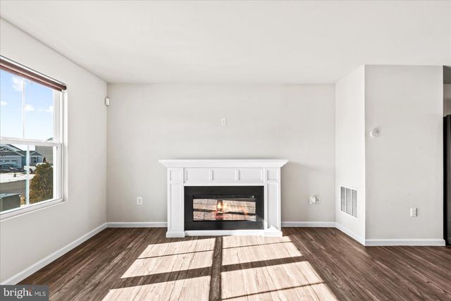 2151 MOURNING DOVE DR, Locust Grove, VA 22508