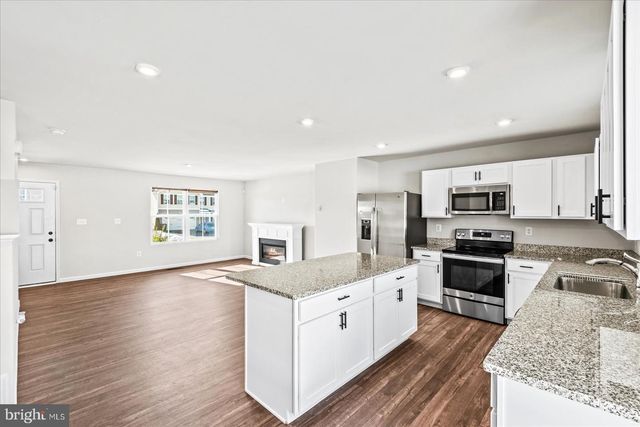 2151 MOURNING DOVE DR, Locust Grove, VA 22508