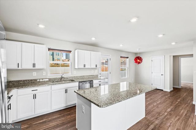 2151 MOURNING DOVE DR, Locust Grove, VA 22508