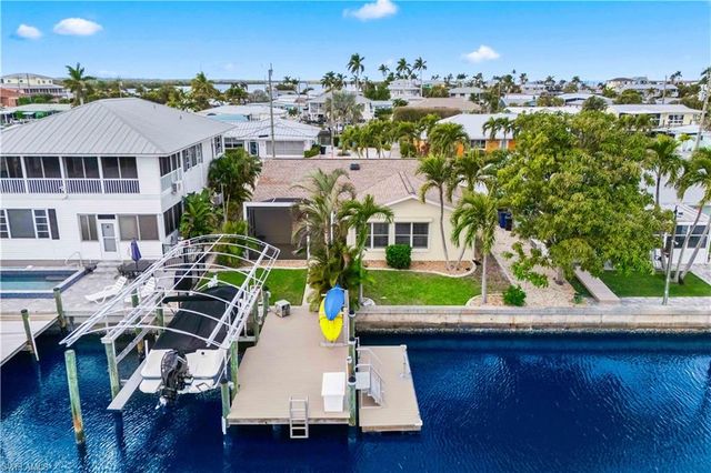 2781 Bruce ST, Matlacha, FL 33993