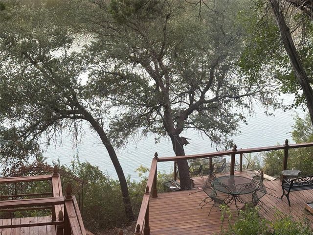 10903 Lakeside DR, Jonestown, TX 78645