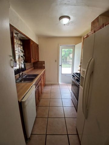 3100 Metropolitan Avenue, Dallas, TX 75215