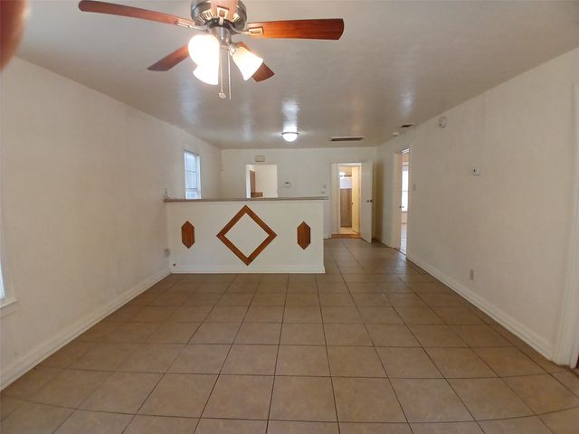 3100 Metropolitan Avenue, Dallas, TX 75215
