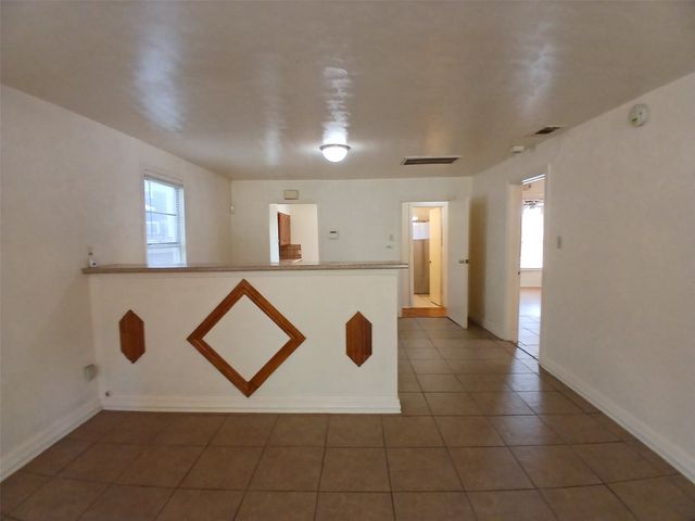 3100 Metropolitan Avenue, Dallas, TX 75215