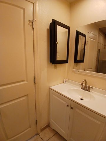 3100 Metropolitan Avenue, Dallas, TX 75215