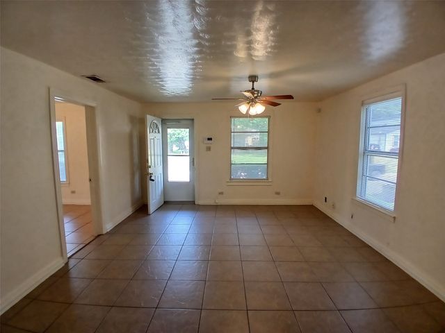 3100 Metropolitan Avenue, Dallas, TX 75215