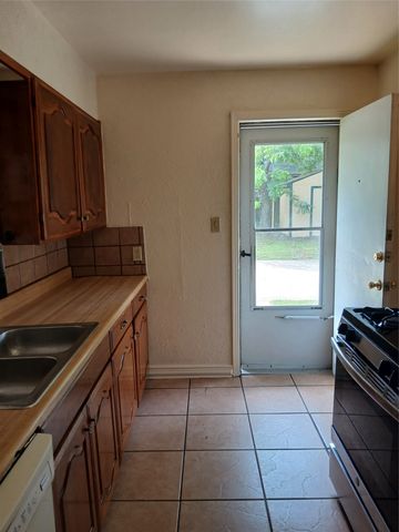 3100 Metropolitan Avenue, Dallas, TX 75215