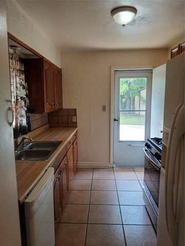 3100 Metropolitan Avenue, Dallas, TX 75215
