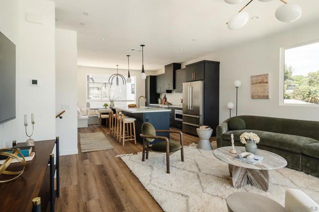 3848 N Emery Wy, Los Angeles, CA 90065