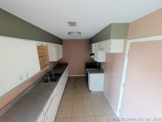 522 Highland Drive, Bartlesville, OK 74003