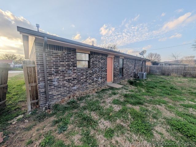 522 Highland Drive, Bartlesville, OK 74003