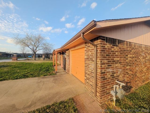 522 Highland Drive, Bartlesville, OK 74003