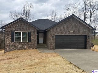 402 Meadowview Court, Bardstown, KY 40004