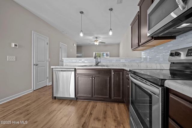 5 Jaydn Drive W, Jacksonville, NC 28546