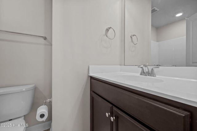 5 Jaydn Drive W, Jacksonville, NC 28546