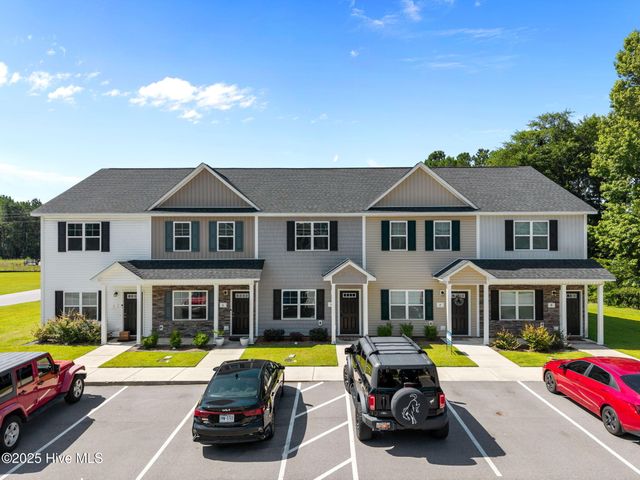 5 Jaydn Drive W, Jacksonville, NC 28546