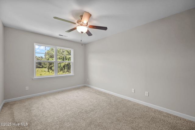 5 Jaydn Drive W, Jacksonville, NC 28546