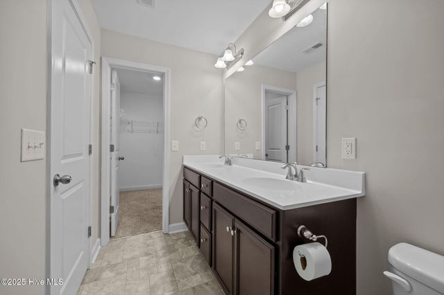 5 Jaydn Drive W, Jacksonville, NC 28546