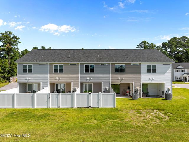 5 Jaydn Drive W, Jacksonville, NC 28546