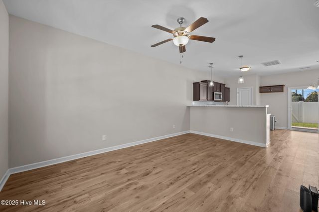 5 Jaydn Drive W, Jacksonville, NC 28546