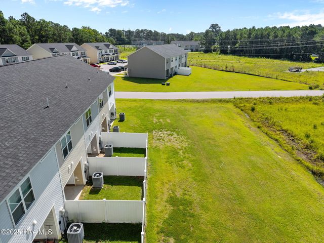 5 Jaydn Drive W, Jacksonville, NC 28546