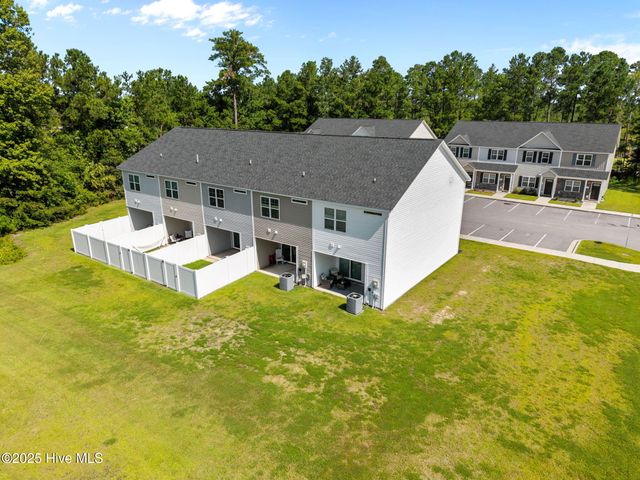 5 Jaydn Drive W, Jacksonville, NC 28546