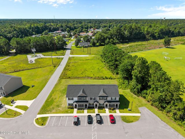 5 Jaydn Drive W, Jacksonville, NC 28546