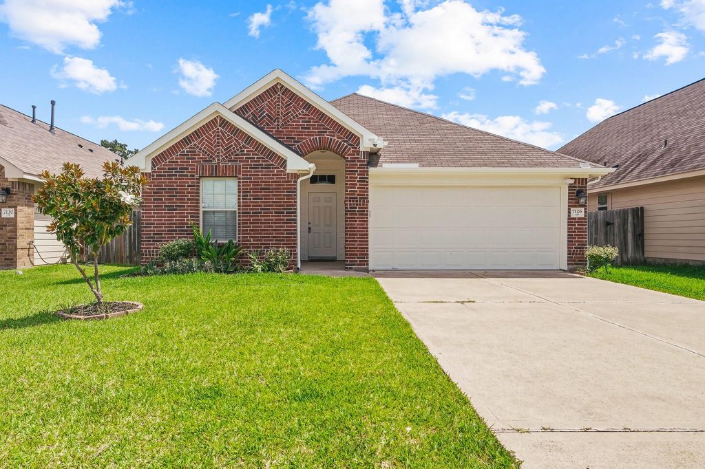 7126 Whitlow Wonder Lane, Houston, TX 77086