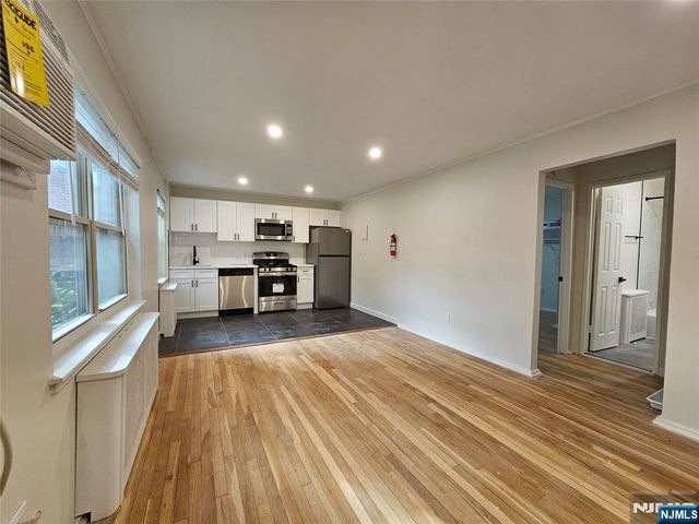 628 Grand Avenue C, Leonia, NJ 07605